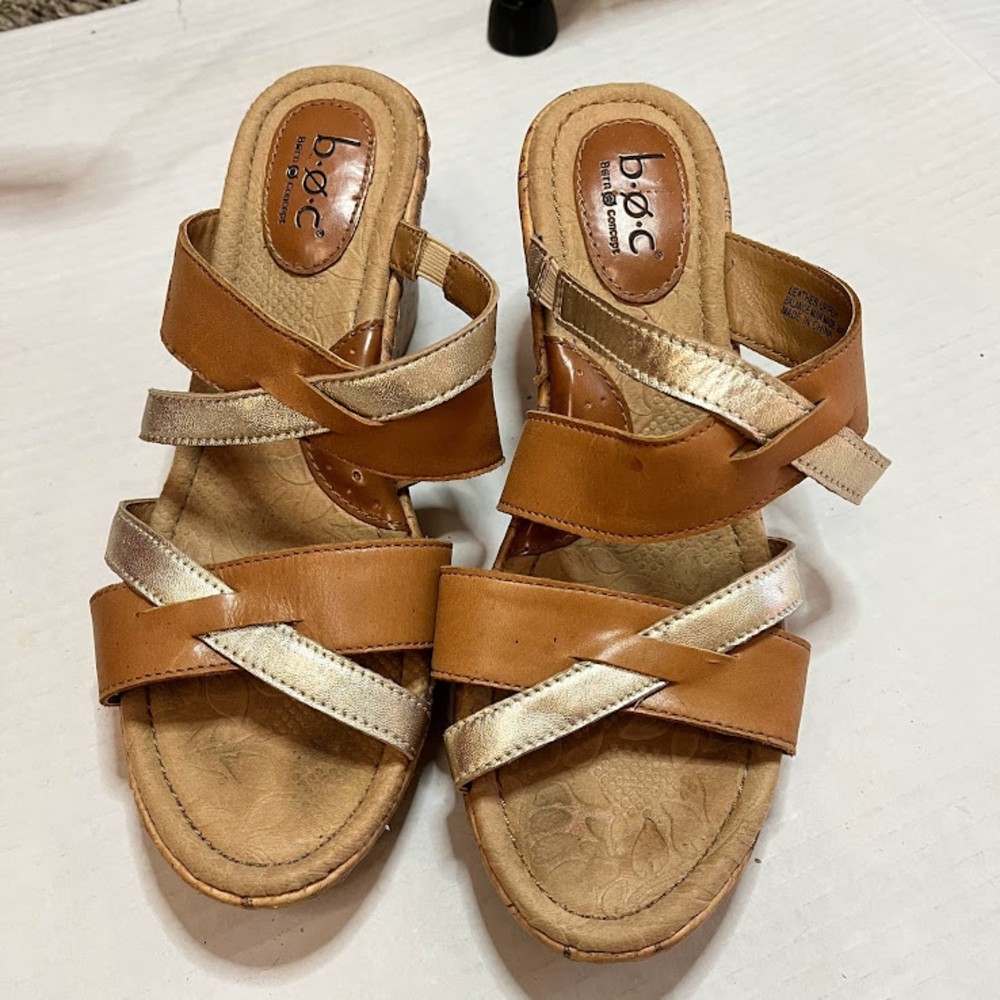 BOG Born Concept Women's Tan & Gold Strap Slide Sandal Wedge Cork Heel Size 7